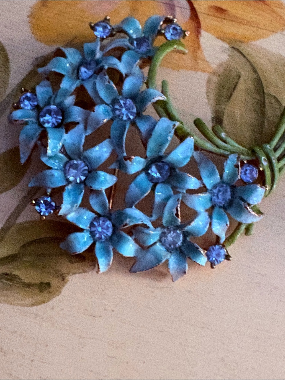 Forget me not brooch .